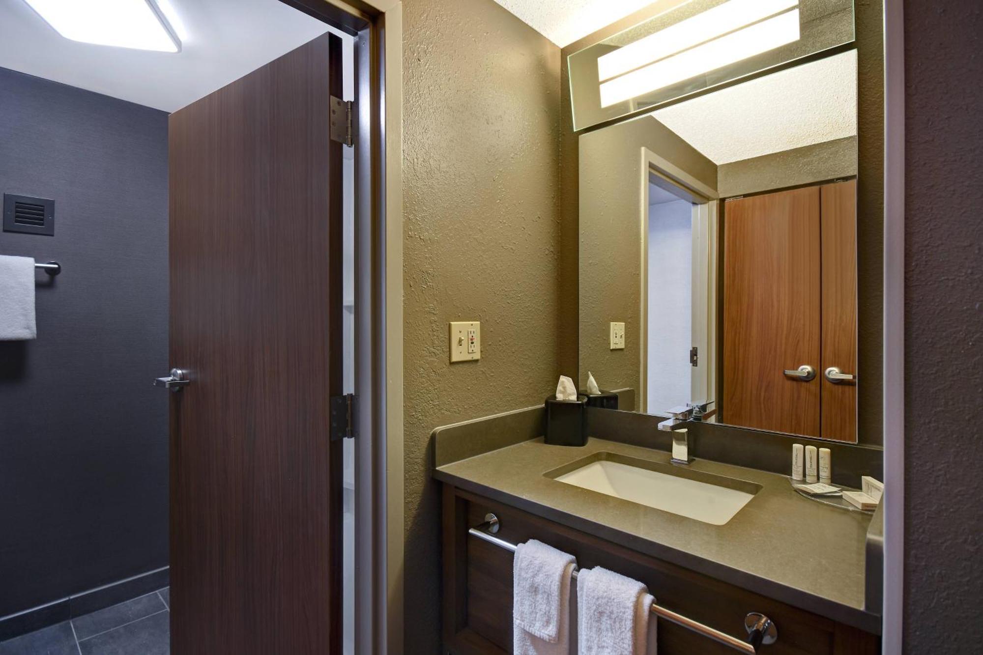 Courtyard By Marriott Cincinnati Airport Erlanger Ngoại thất bức ảnh